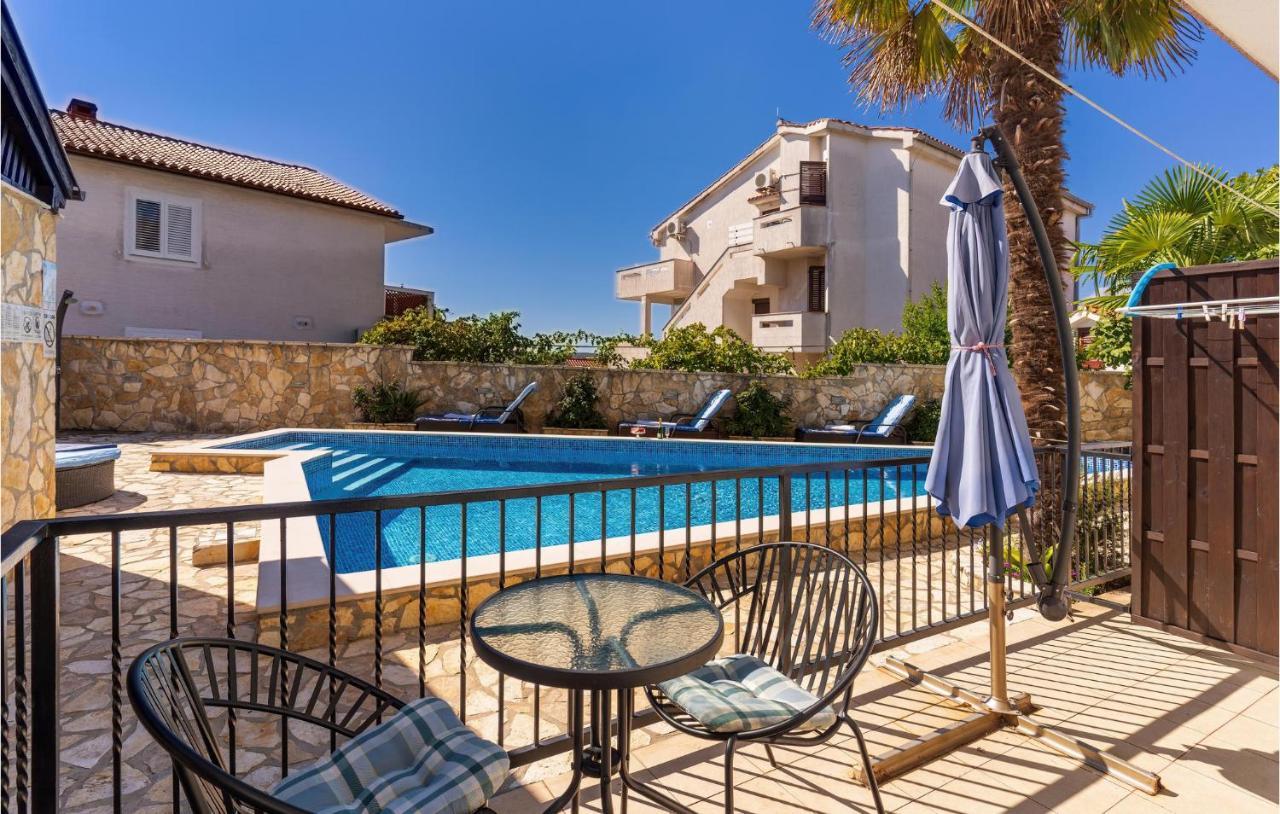 Cozy Apartment In Krk With Kitchen Krk Town Εξωτερικό φωτογραφία