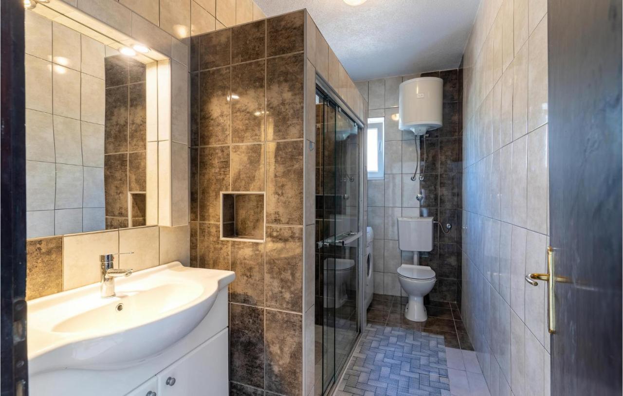 Cozy Apartment In Krk With Kitchen Krk Town Εξωτερικό φωτογραφία