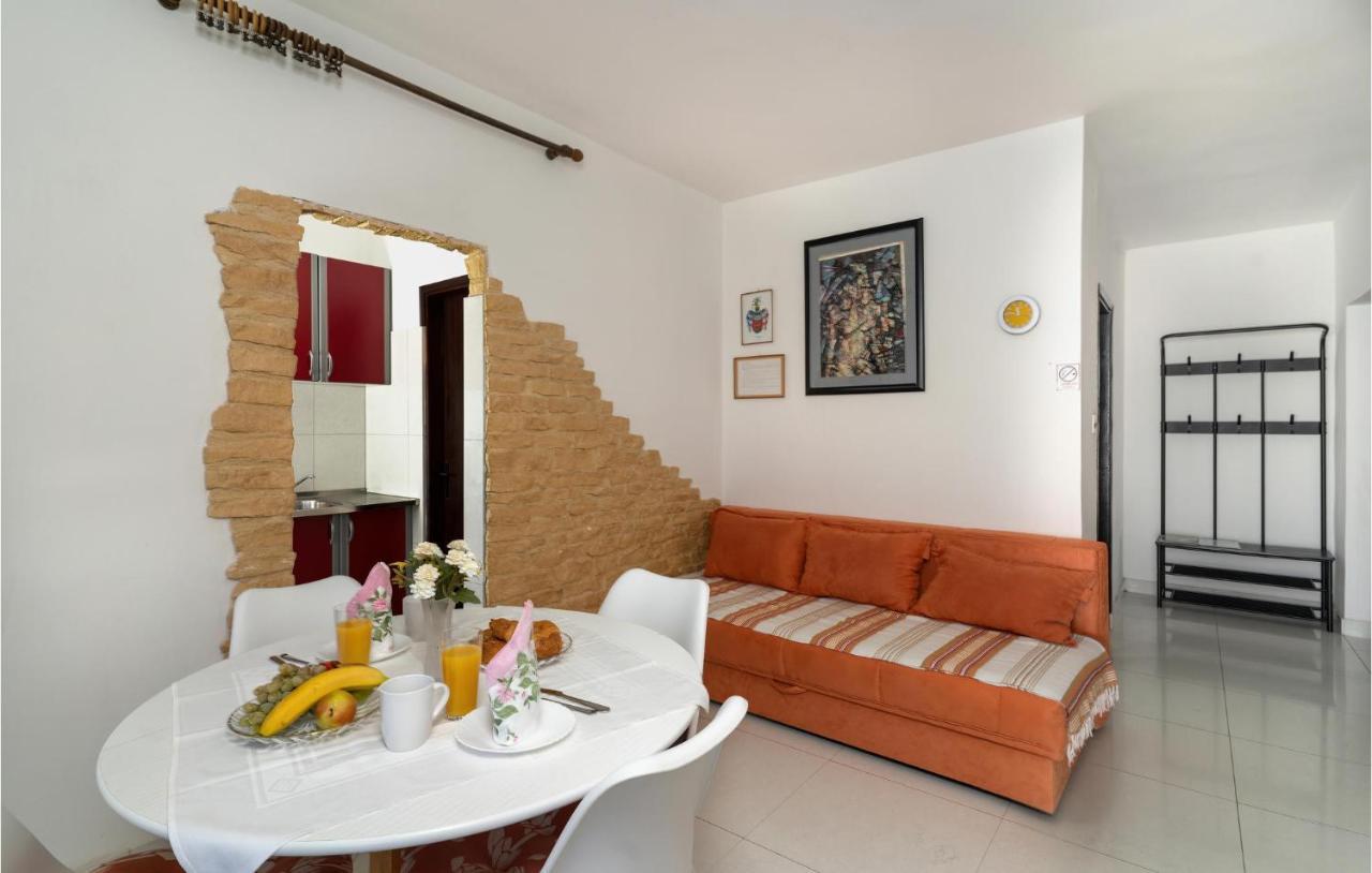 Cozy Apartment In Krk With Kitchen Krk Town Εξωτερικό φωτογραφία