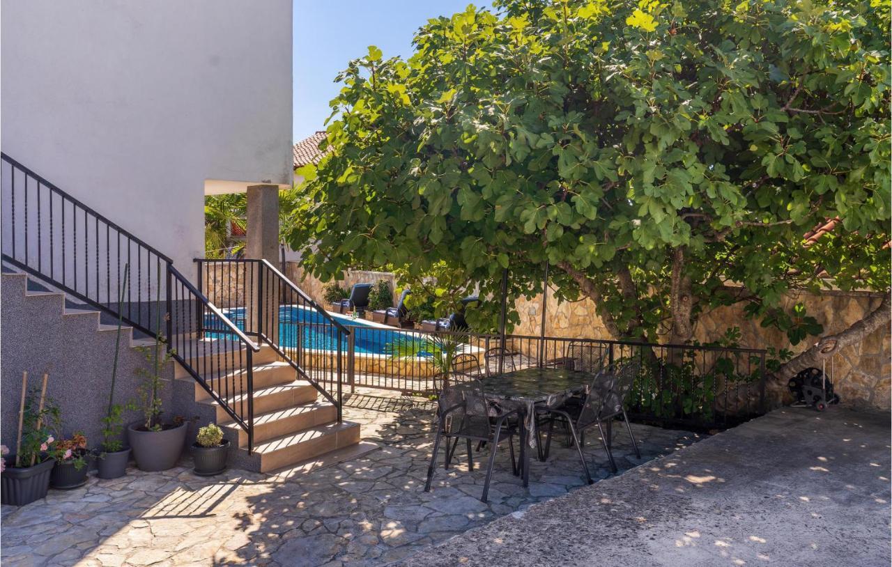 Cozy Apartment In Krk With Kitchen Krk Town Εξωτερικό φωτογραφία